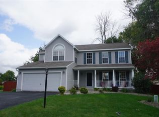 8221 Dampier Cir, Liverpool, NY 13090