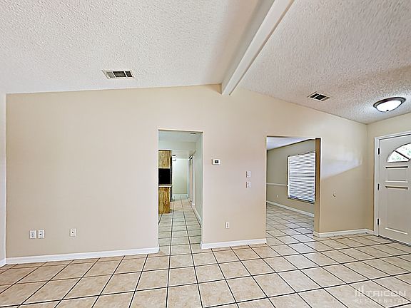 4th image of 1416 Saxon Blvd