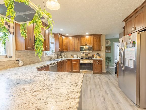 4th image of 273 Wolf Run Rd