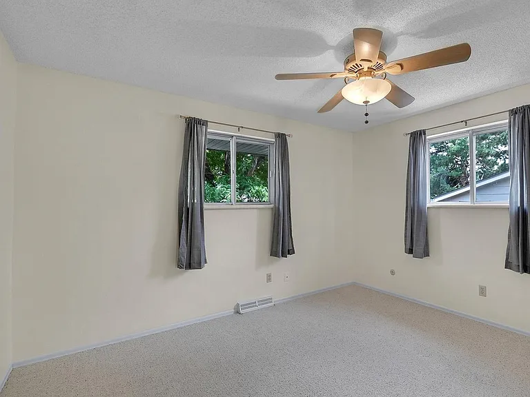 1541 Northwestern Rd — Photo 7