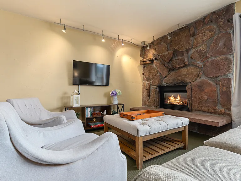 Gas Fireplace | Cozy Living Room | Smart Tv