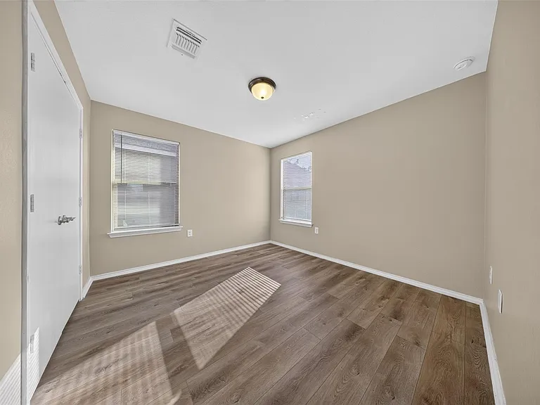 9001 Bird Brook Ln — Photo 25