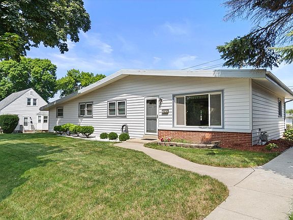 3rd image of 9414 W Oklahoma AVENUE