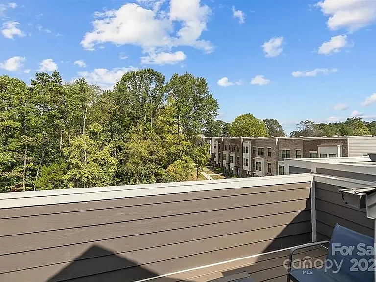 912 Broad River Ln — Photo 8