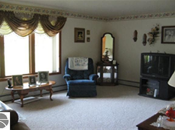 4th image of 815 E Allen Ct