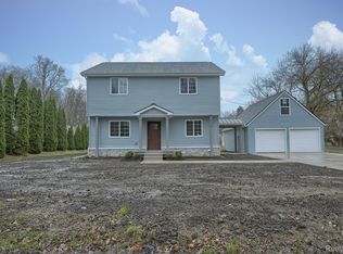 950 Leon Rd, Walled Lake, MI 48390