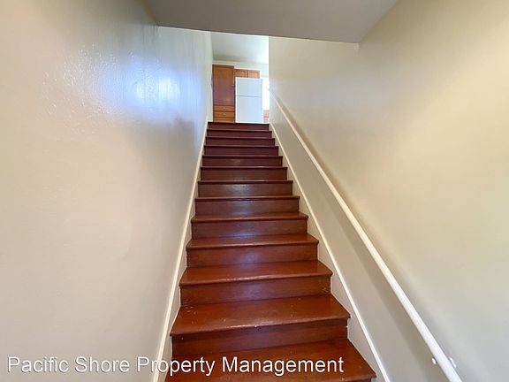 2nd image of 1322 1/2 N Edgemont St #7389448