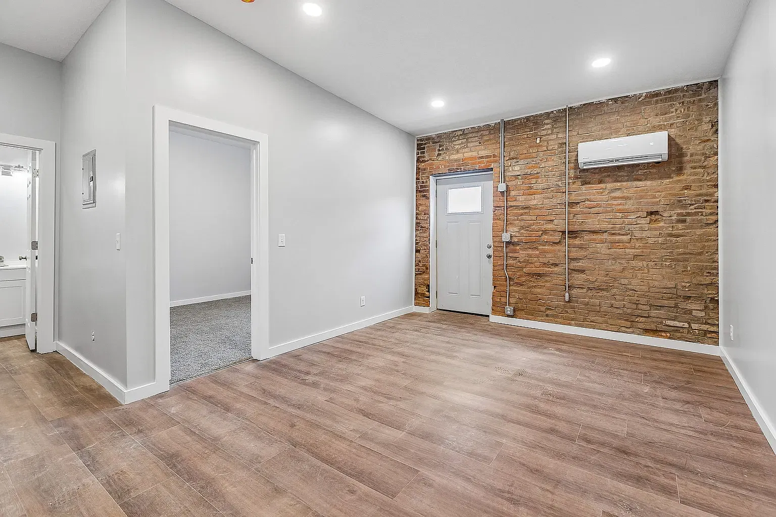 1 bed, 500 sqft, $825 — Photo 3