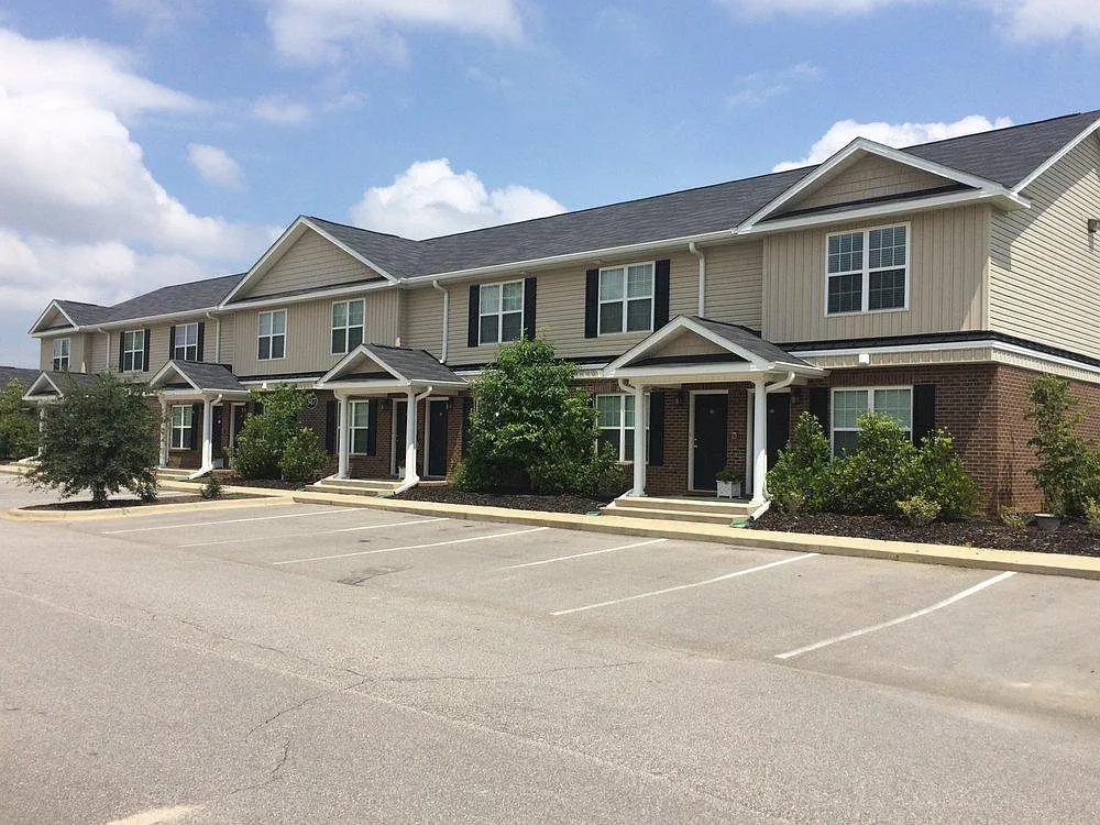 2 bed, 2.5 bath, 1200 sqft, $1,250 — Photo 1