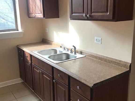 2nd image of 4234 S Michigan Ave APT 1N