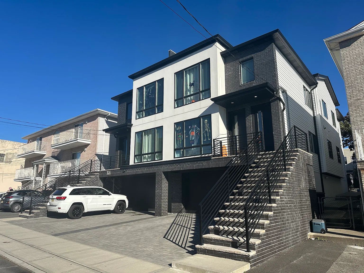 3 bed, 1200 sqft, $3,450 — Photo 1