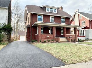 2800 Coleridge Rd, Cleveland Heights, OH 44118