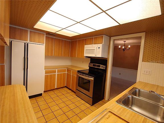 4th image of 2260 Mermaid Point NE