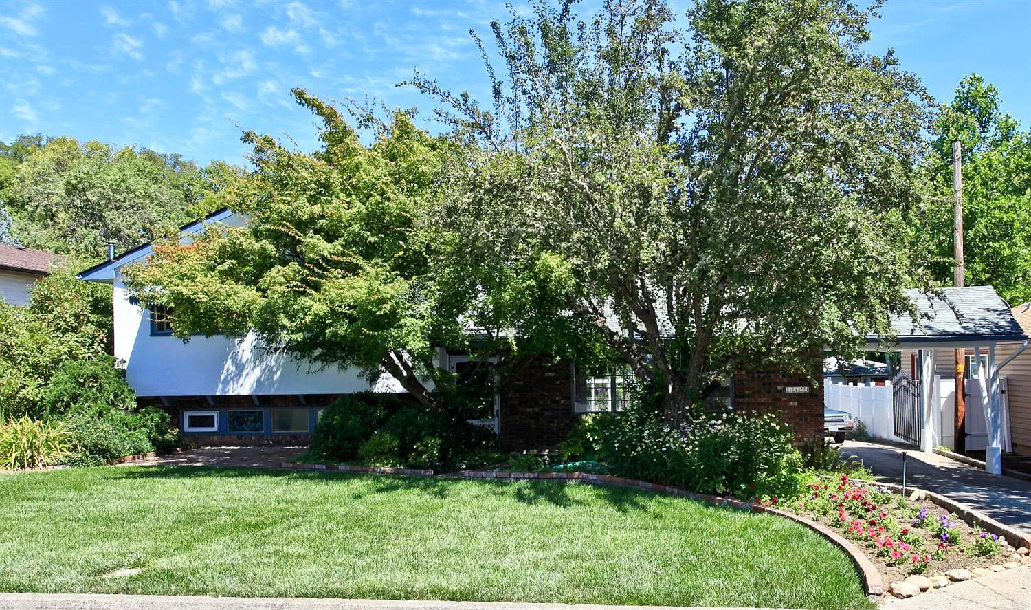 1323 NW Prospect Ave photo 1