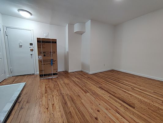 3rd image of 220 E 49th St APT 3B