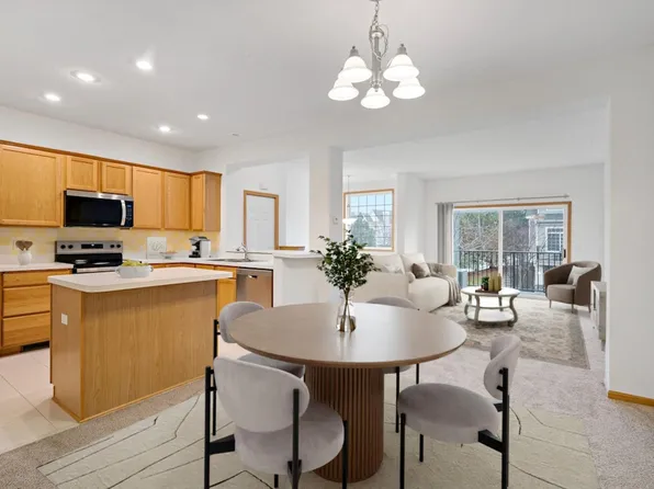 2405 Eagle Trace Ln, Woodbury, MN 55129