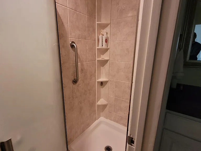 Bathroom 2 Sshower