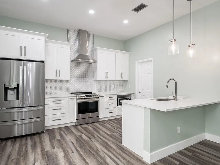 7481 Campo Florido — Photo 2