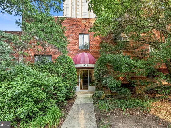 1565 N Colonial Ter APT 204Z, Arlington, VA 22209