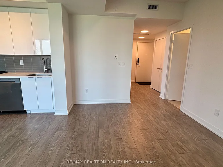 225 Malta Ave #805 — Photo 8