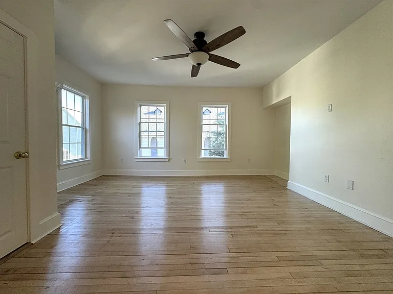 55 Central St #2R — Photo 3