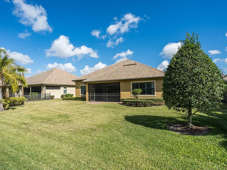 4127 Siena Cir — Photo 40