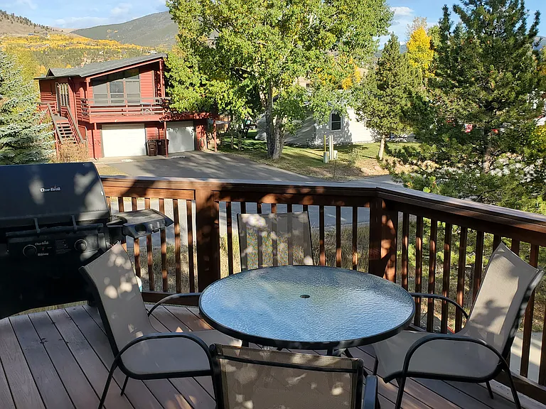 302 Miners Loop — Photo 2