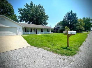 112 Stable Dr, Carterville, IL 62918