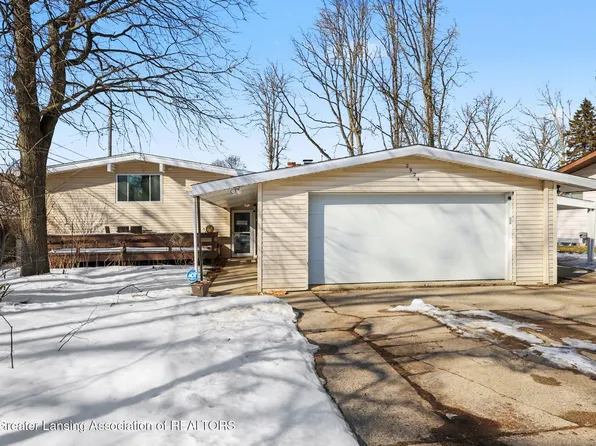 2924 Woodview Dr, Lansing, MI 48911