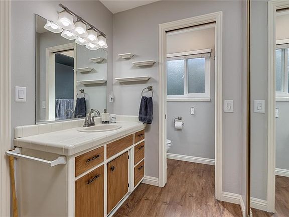 4th image of 1383 Keri Ln