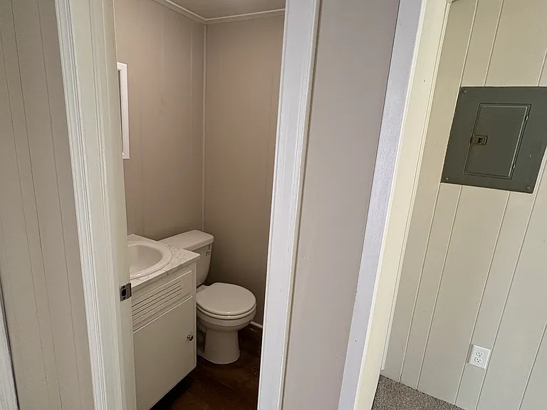 1821 Andrews Blvd — Photo 8