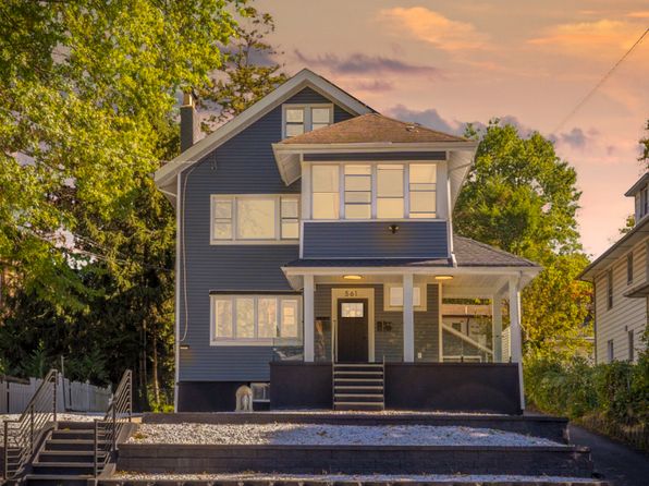 561 Grand Ave Unit 2