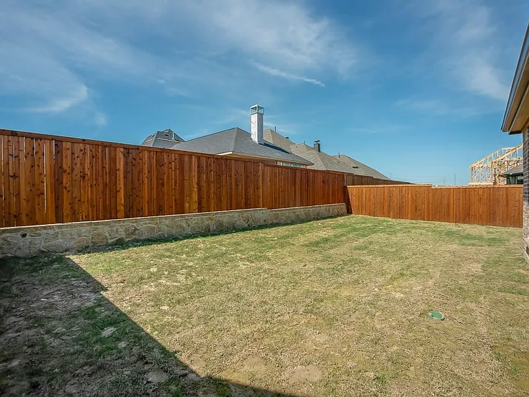 736 Carlisle Dr — Photo 36