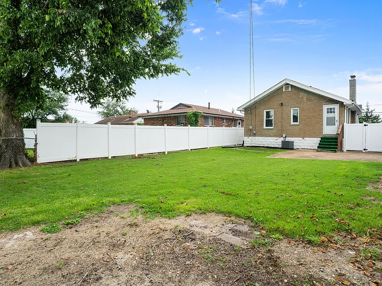 7921 W Bruno Ave — Photo 20