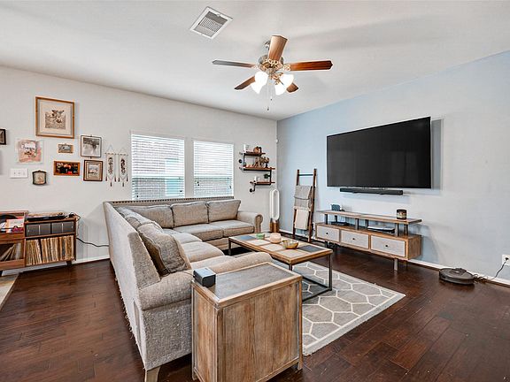 5th image of 10 Desert Willow Ct