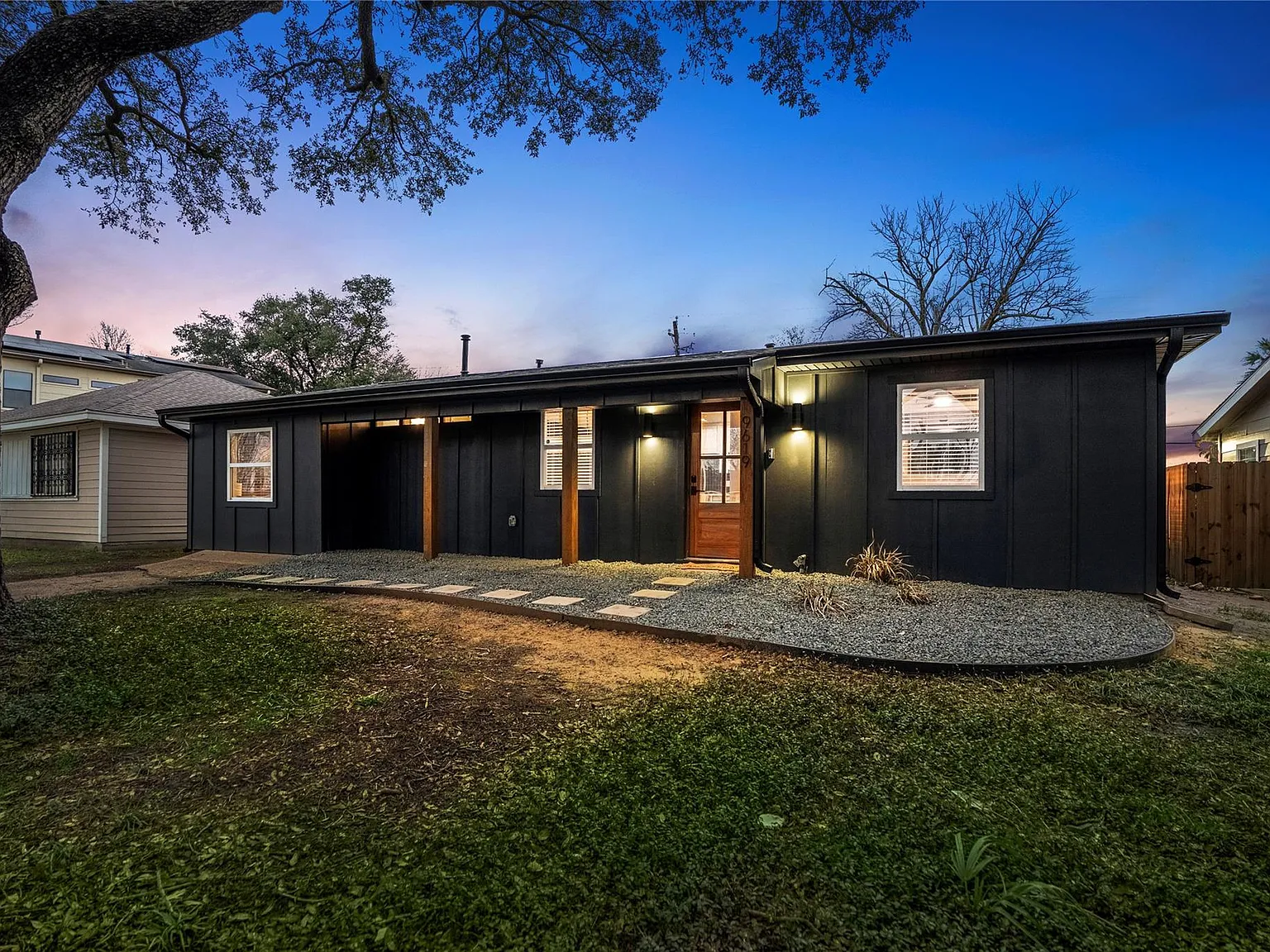 4 bed, 2.0 bath, 1455 sqft, $8,500 — Photo 3