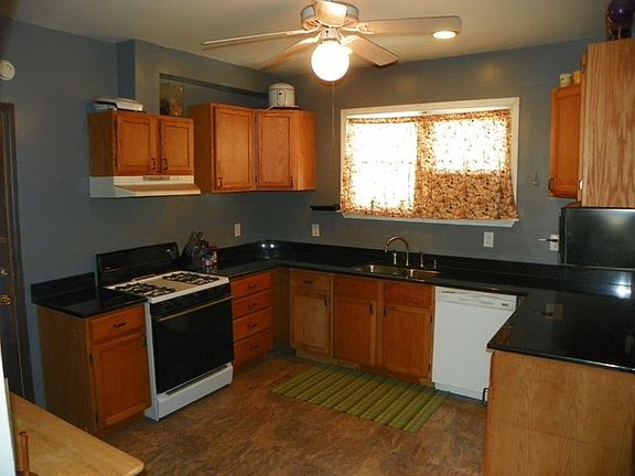 5th image of 2524 N Oak Park Ave