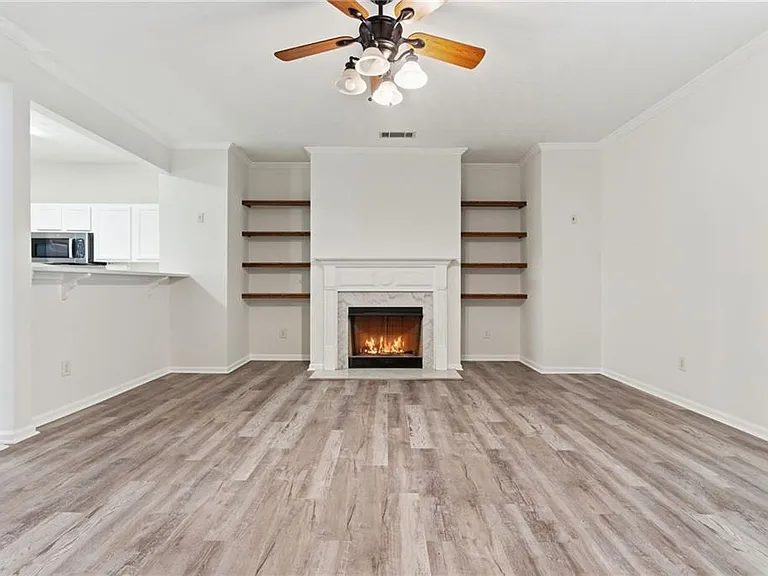 2913 Greyhawk Ln — Photo 12