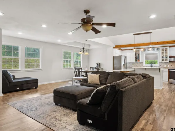 118 Lynn Creek Dr, Mabank, TX 75156