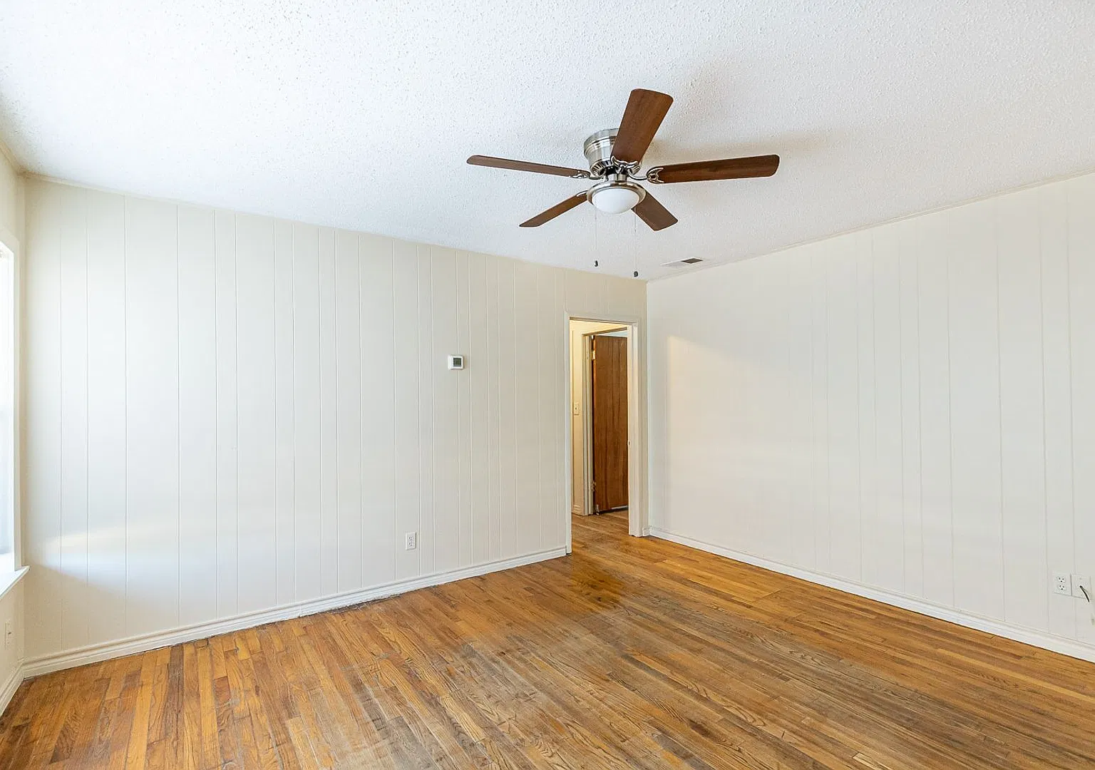 2 Bedroom, 1 Bath Home in the Medical District — Photo 1