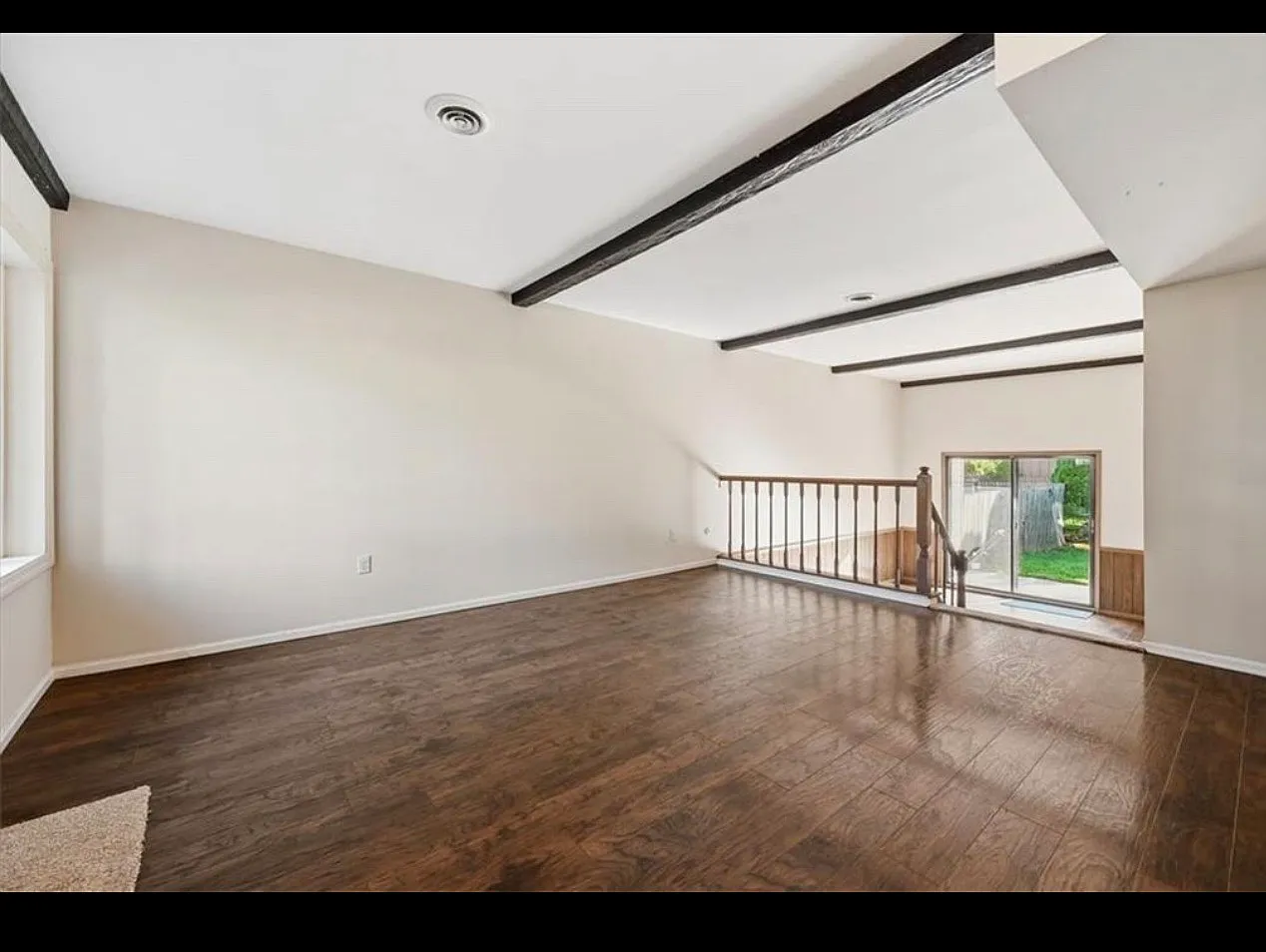 3 bed, 1655 sqft, $2,300 — Photo 3