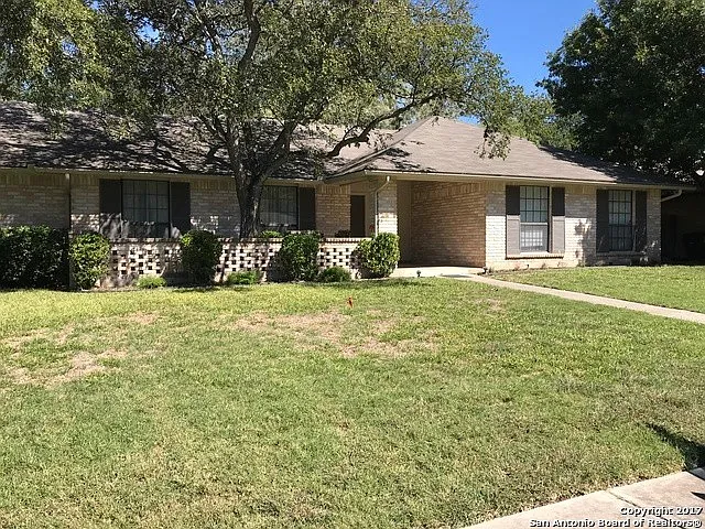 13851 Susancrest Dr — Photo 1