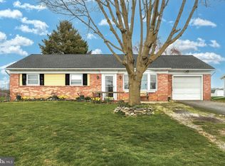 1745 Pioneer Rd, Lancaster, PA 17602