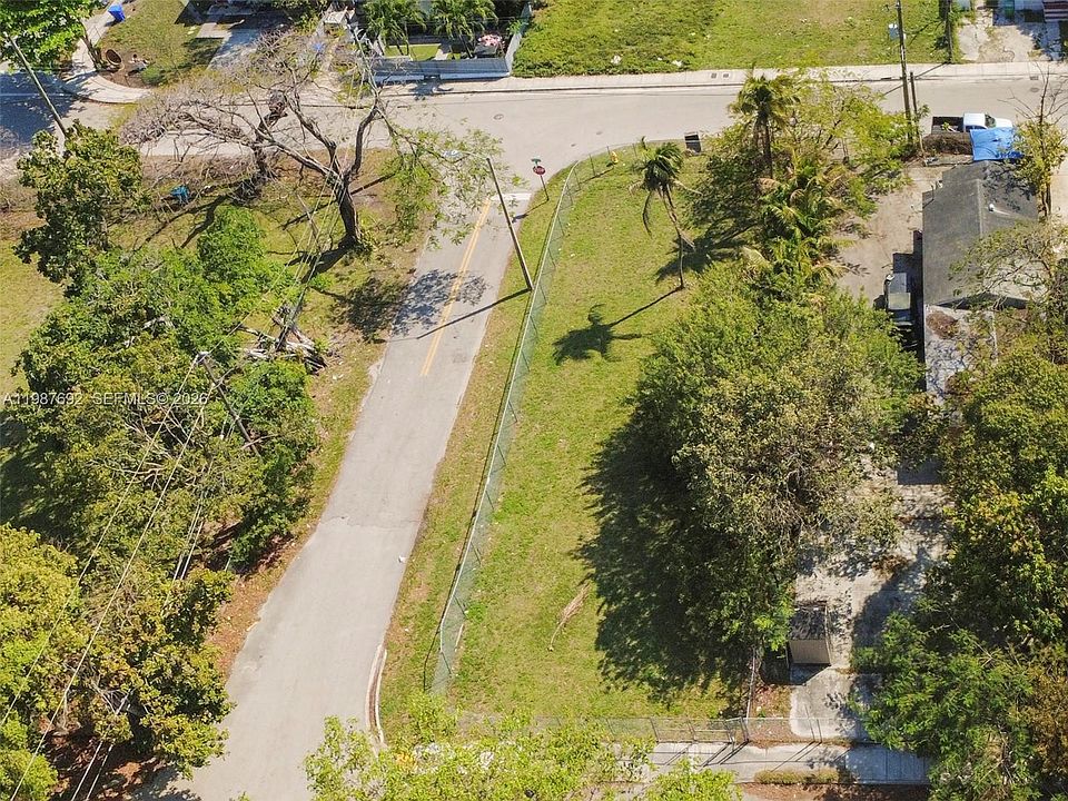 2nd image of 800 NW 30th St