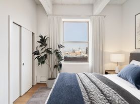 275 Park Ave