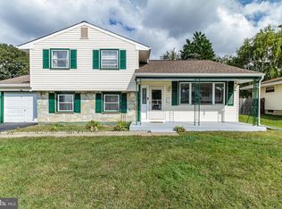 11 Lancaster Dr, Burlington, NJ 08016