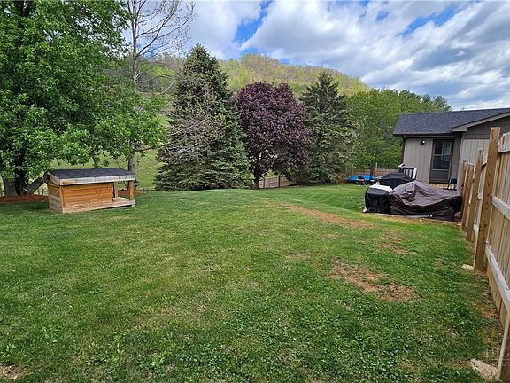 4th image of 125 Benfield Drive