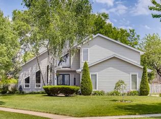 2600 Carriage Ct, Aurora, IL 60504