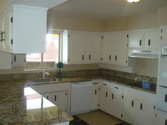 3rd image of 40 Kimball Ct
