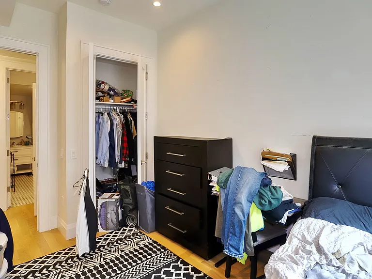 627 Washington St #1 — Photo 8